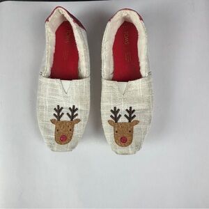Toms Cream and Red Moccasin Shoes with Festive Flair
